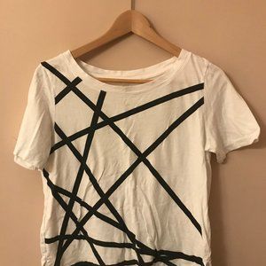 Uniqlo White T Shirt Graphic Tee Black Stripes
